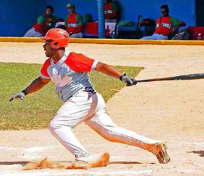 Jonathan Bridón es uno de los mejores bateadores avileños.