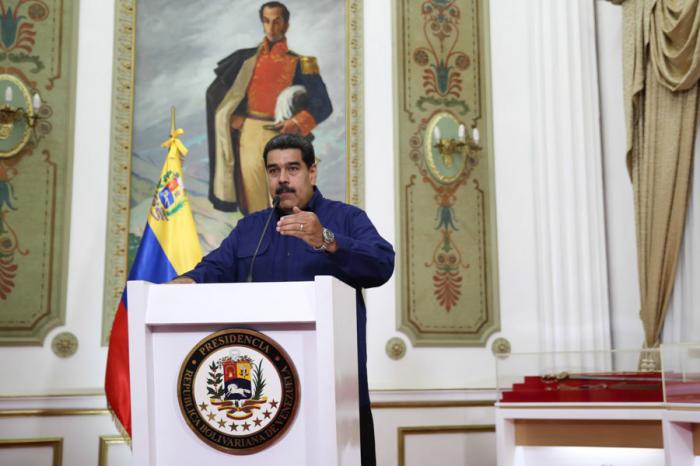 La derecha venezolana pide como condición la salida inmediata de Maduro.