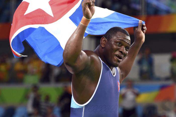 Lucha-Greco-Borrero-130kg Mijain Lòpez commienza la busqueda de su tercer oro olimpico. TERCER ORO OLIMPICO