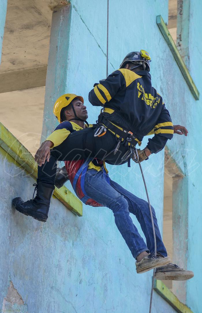 El ejercicio popular Meteoro 2018, celebrado en la Escuela de Bomberos presidido por El Presidente de los Consejos de Estado y de Ministros de Cuba, Miguel Díaz-Canel Bermúdez, Lázara Mercedes López Acea. Primera Secretaria del Comité Provincial del Partido en La Habana y otros dirigentes del MININ y las FAR y el Gobierno de la Capital