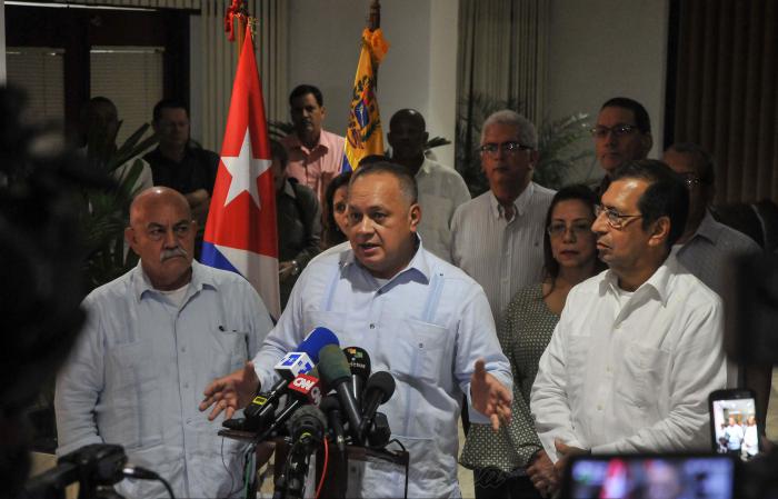 Conferencia de Prensa de Diosdado Cabello, primer vicepresidente del gobernante Partido Socialista Unido de Venezuela (PSUV), en el salón de Protocolo de la Terminal 1 del Aeropuerto Internacional José Martí