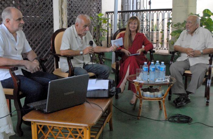 Conferencia de Ricardo Ronquillo.