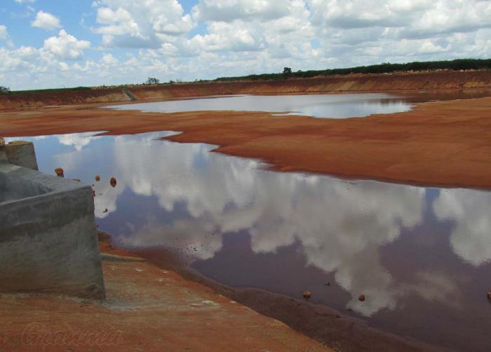 El hidrorregulador almacenará agua para regar áreas de cultivos varios al norte del canal Zaza-Ciego. foto del autor