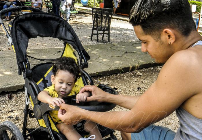 El tercer domingo de junio se celebra en Cuba «el día de los padres» 
