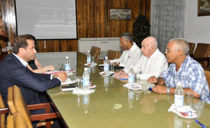 Jose Ramon Machado Ventura Segundo Secretario del PCC recibe delegacion de AKEL de Chipre