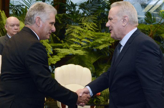 Recibió Díaz-Canel al Comisario de Cooperación Internacional y Desarrollo de la Comisión Europea
