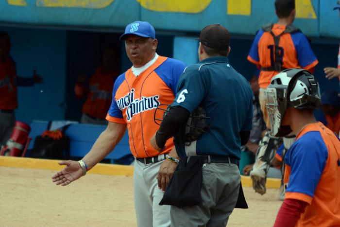 «Siempre les dije que el principal rival que teníamos que enfrentar éramos nosotros mismos», comenta el mentor de los campeones. 