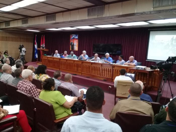 Participan en reunión de resumen de la segunda visita del Consejo de Ministros a Pinar del Río los principales cuadros y directivos de la provincia