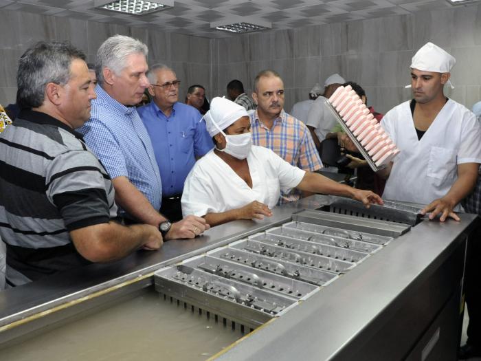 Todo lo que podamos aportar para potenciar la producción nacional, disminuir importaciones, exportar y tener más ingresos para el país va a ser muy importante, agregó el Presidente.
