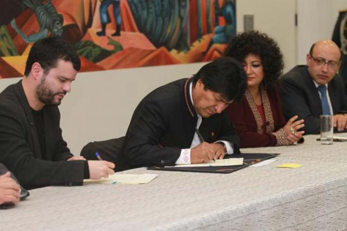 La comunicación debe educar y contribuir a que la población conozca sus derechos.
