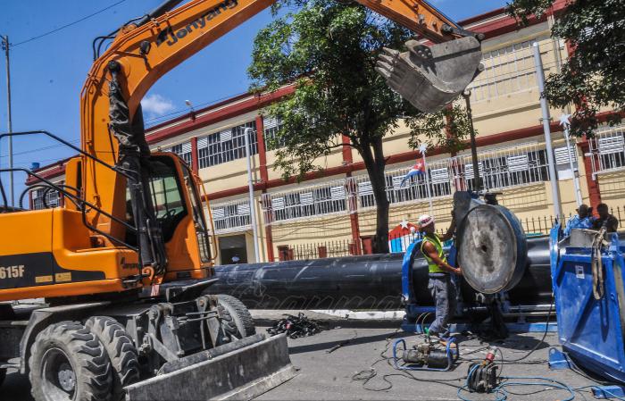 Recorrido por la conductora de agua potable desde los tanques de palatino hasta la punta, Habana Vieja
