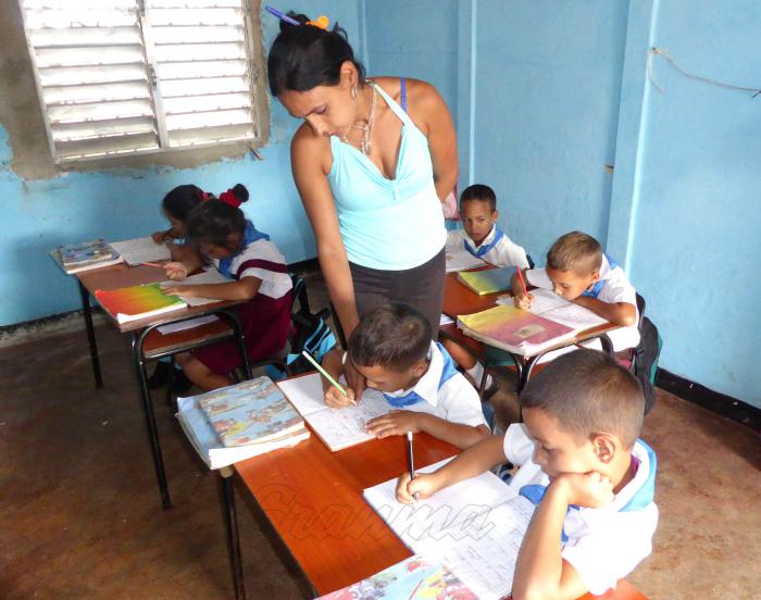 Todo lo que hagamos nos tiene que parecer poco para atender a los docentes.