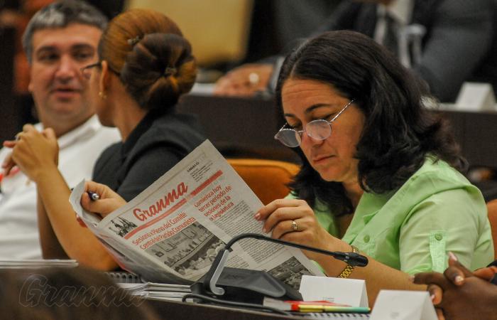 3er Periódo de sesiones de la Asamblea Nacional del PP en su IX legislatura, en el Palacio de Convenciones, Salón Plenario,  por, El 1er Secretario del Comité Central del PCC, General de Ejército Raúl Castro Ruz, Miguel Díaz Canel Bermúdez, Presidente de los Consejos de Estado y de Ministros y Esteban Lazo Hernández, Presidente de la ANPP