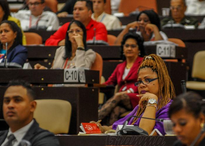3er Periódo de sesiones de la Asamblea Nacional del PP en su IX legislatura, en el Palacio de Convenciones, Salón Plenario,  por, El 1er Secretario del Comité Central del PCC, General de Ejército Raúl Castro Ruz, Miguel Díaz Canel Bermúdez, Presidente de los Consejos de Estado y de Ministros y Esteban Lazo Hernández, Presidente de la ANPP