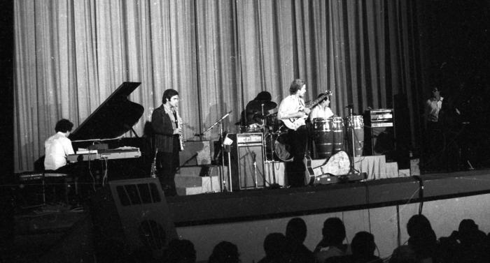 Grupo Sonora del ICAIC en un recital en el teatro 12 y 23.(foto:Orlando Cardona) 24.03.76 SONORA01

Musi1225