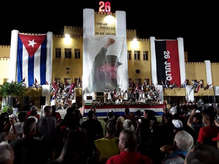Como cada 26 de julio, Santiago de Cuba acudió a la cita con la gloriosa historia.