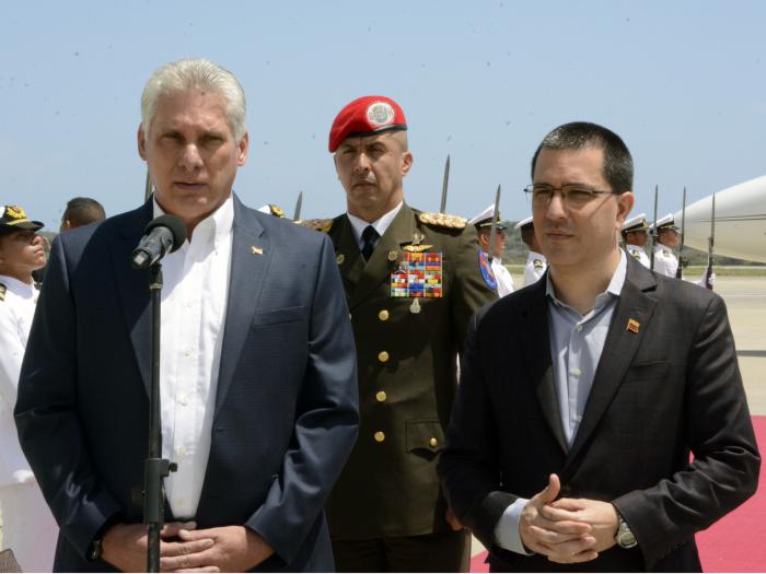 Llegada aeropuerto del Presidente Miguel Díaz-Canel Bermúdez