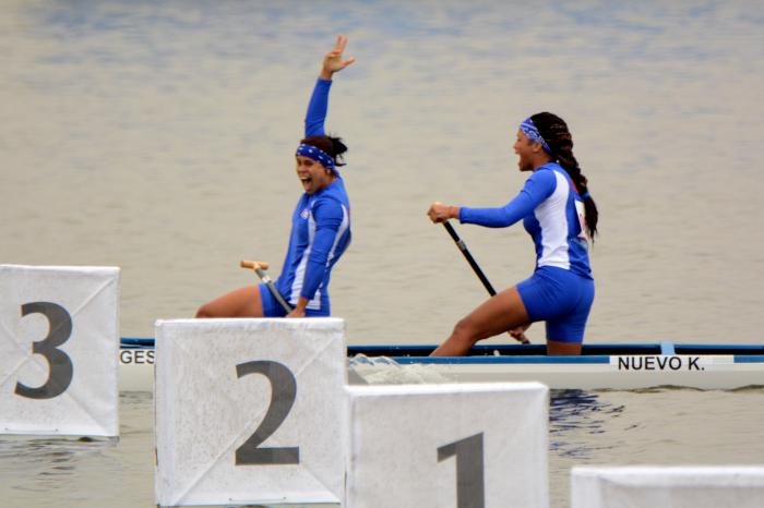 Las canoistas del C-2 dieron la grata sorpresa dorada