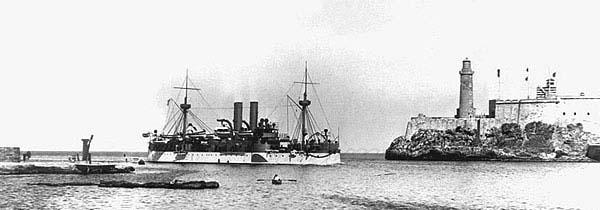 El USS Maine entrando a la bahía de La Habana.