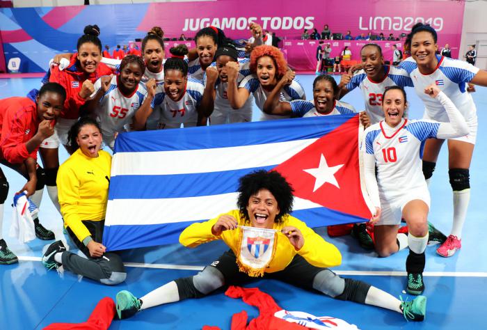 Las cubanas mostraron felicidad tras obtener la medalla de bronce en el balonmano femenino