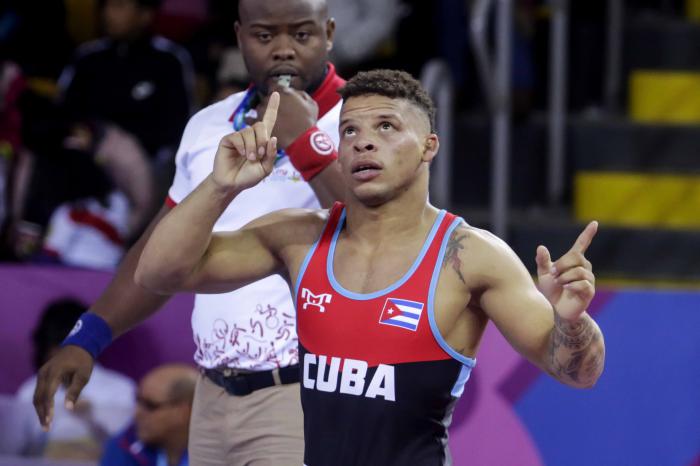 Ismael Borrero vence al estadounidense Ellis Coleman,  en la semifinal de la lucha grecorromana en la categoria 67 kg, en el coliseo Miguel Grau, durante la realizacion de los XVIII Juegos Panamericanos de Lima, Peru, el 1 de agosto de 2019.  Foto Roberto Morejon, Periodico Jit, INDER.