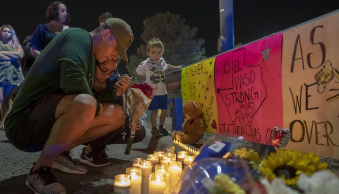 El asesino dejó escrito antes de disparar: «Mi objetivo era matar tantos mexicanos como fuera posible». 