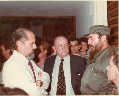 «He vivido, enseñado y aprendido en muchos países, publicado más de 20 libros, conversado con centenares de personas, pero nada fue, ni de lejos, tan importante como haber conocido a Fidel», confesó el poeta y ensayista Roberto Fernández Retamar. 