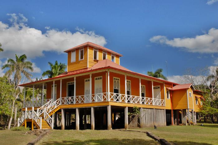 HOLGUIN-CONJUNTO HISTORICO DE BIRAN-MONUMENTO NACIONAL CUBANO