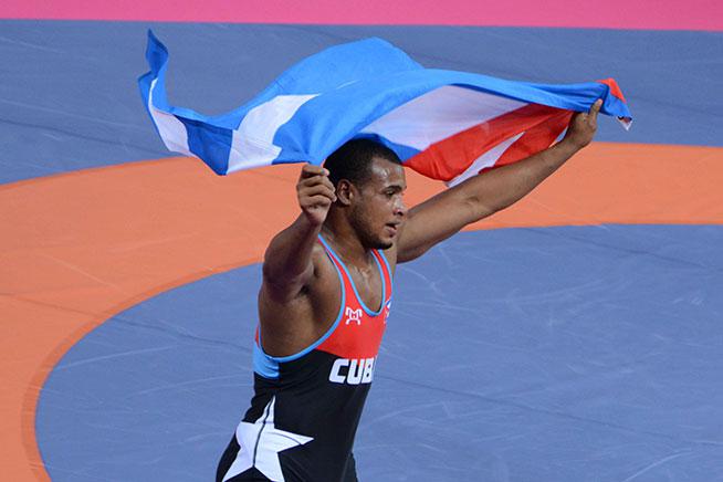El luchador grecorromano Gabriel Rosillo (97 kg) en menos de dos semanas se tituló como campeón panamericano y del Campeonato Mundial Juvenil.  
