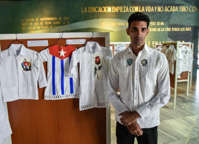 Entrevista a Jordi Leal, modelo y diseñador de moda, en la Plaza de la Revolución