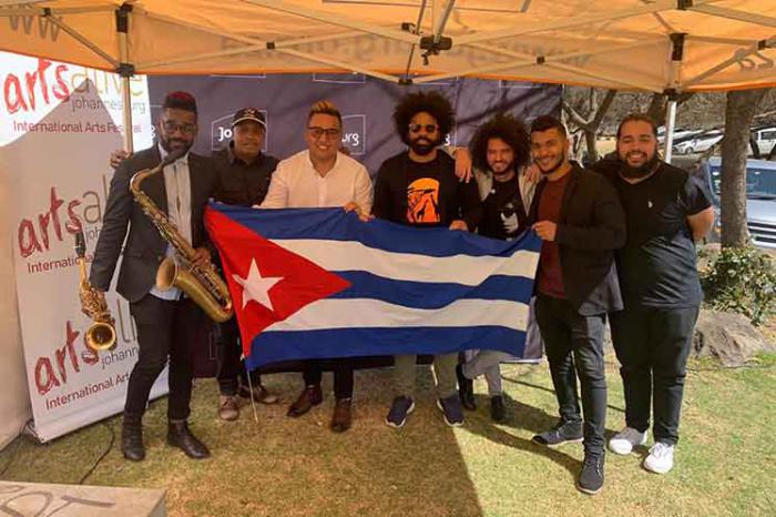 Michel Herrera y su grupo Madre Tierra