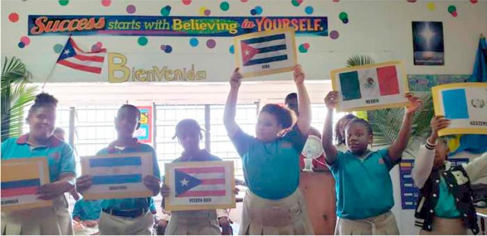 Que el mundo se haga eco de estos 55 maestros cubanos, para que la Tierra alargue sus años y sea mejor. 
FOTO: CORTESÍA dE LOS COOPERANTES CUBANOS