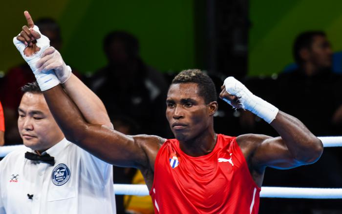 Julio César La Cruz va por su quinta corona universal.