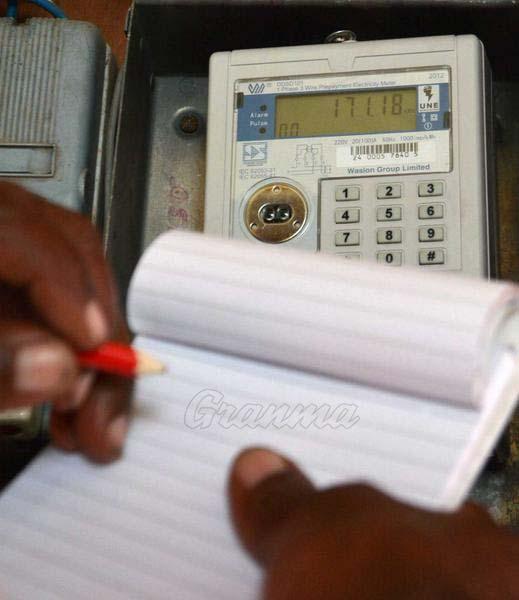 Lograr una mejor eficacia en la lectura de los metros contadores, ayuda a una mejor eficiencia energética, en Sancti Spíritus, Cuba, el 8 de septiembre de 2016.      ACN  FOTO/ Oscar ALFONSO SOSA/ rrcc