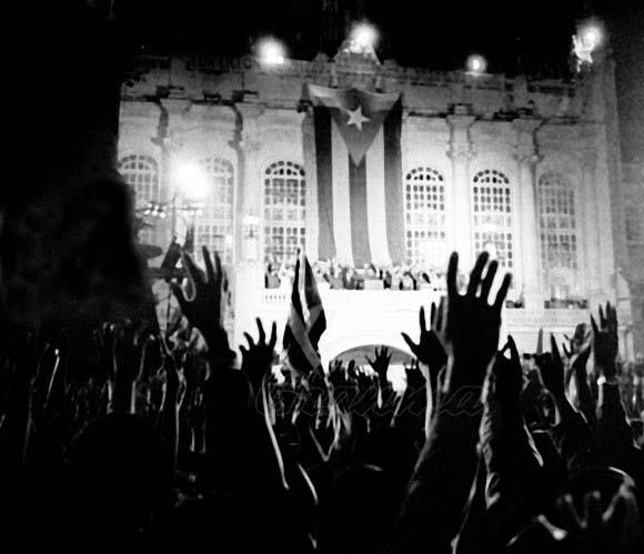 El 28 de septiembre de 1960 fueron creados los Comités de Defensa de la Revolución por iniciativa de Fidel, durante una congregación popular frente al antiguo Palacio Presidencial. Foto: Liborio Noval