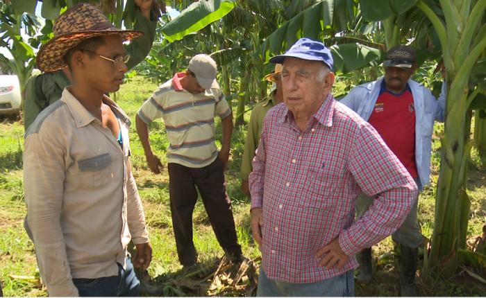 José Ramón Machado Ventura recorrió áreas productivas de la provincia de Granma. 