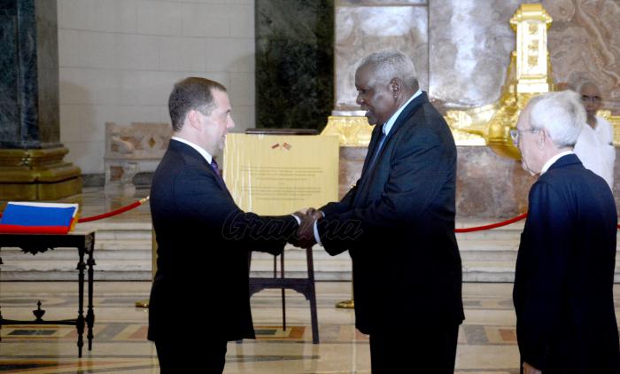 Ceremonia de presentación de las obras de restauración del capitolio Nacional presidente del Gobierno de la Federación de Rusia, excelentísimo señor Dimitri Anatolievich Medvedev, Eusebio Leal Historiador de la Habana y Esteban Lazo Hernández presidente del parlamento cubano.