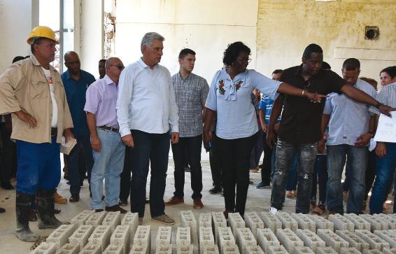 En el chequeo se insistió en que cada territorio debe prestar especial atención a la calidad de los productos que fabrican las industrias locales de materiales, aún con potencialidades por aprovechar. 