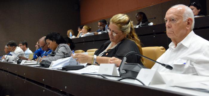 Cuarta sesión extraordinaria de la IX Legislatura de la Asamblea Nacional del Poder Popular, presidida por Miguel Díaz-Canel Bermúdez, Presidente de los Consejos de Estado y de Ministros, Esteban Lazo Hernández, presidente de la ANPP.