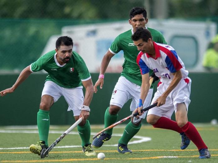 El Yuyo, en batalla épica contra dos mexicanos, en la final de los Juegos Centroamericanos de Barranquilla, Colombia.