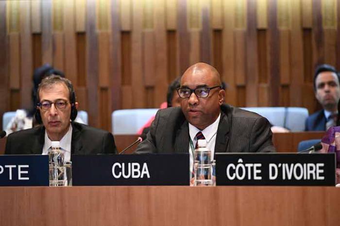 Presidente de la Comisión Nacional Cubana de la UNESCO.  