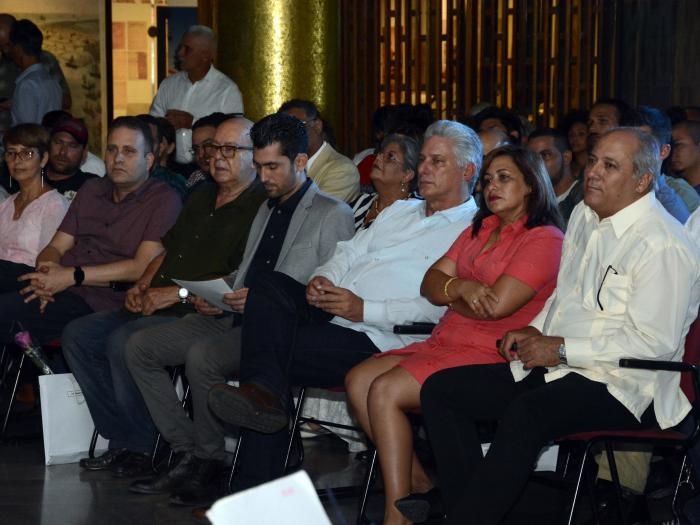 Diaz-canel en el premio maestro de juventudes