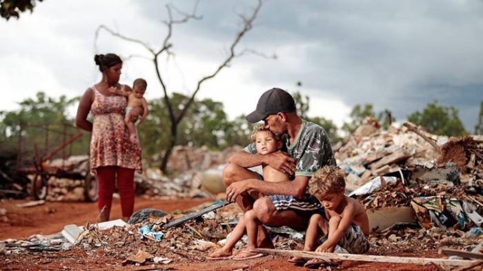 La «democracia» en Brasil consiste en dejar sin atención médica a los más desposeídos. foto: afp