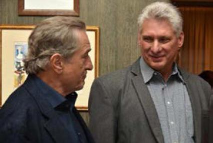 El actor estadounidense Robert De Niro le expresó al Presidente cubano: «Que la Cultura sirva para construir puentes». 