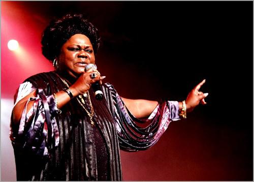 Mayra Caridad Valdés cantante, Hermana del descollante músico Chucho Valdés e hija del célebre pianista Bebo Valdés y Pilar Rodríguez, la vocalista defendió la música cubana en diversos escenarios del mundo interpretando variados géneros y formó parte activa de las presentaciones de Chucho