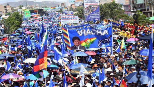 La derecha, motivada desde Estados Unidos, ha logrado romper la calma y prosperidad económica que el gobierno de Evo Morales había logrado para Bolivia
