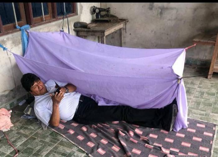 Evo Morales difundió una foto de su primera noche después de dejar la presidencia. 