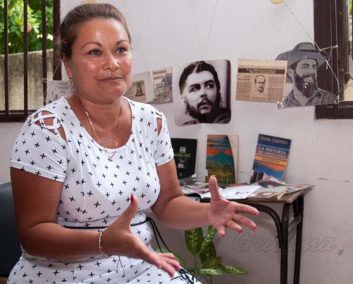 Desde la clase uno tiene que buscar motivación para la Historia, asegura Idalmis Herrera Valero, profesora del preuniversitario Saúl Delgado en la capital.