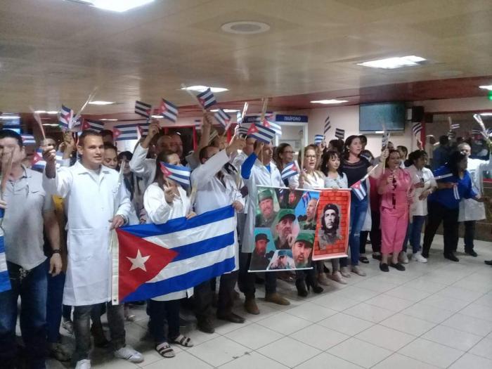 La colaboración médica cubana en Bolivia comenzó en 1985. Como resultado de este vínculo, 17 684 profesionales de la salud han brindado su aporte en ese hermano país, donde se han realizado 73 330 447 consultas.
