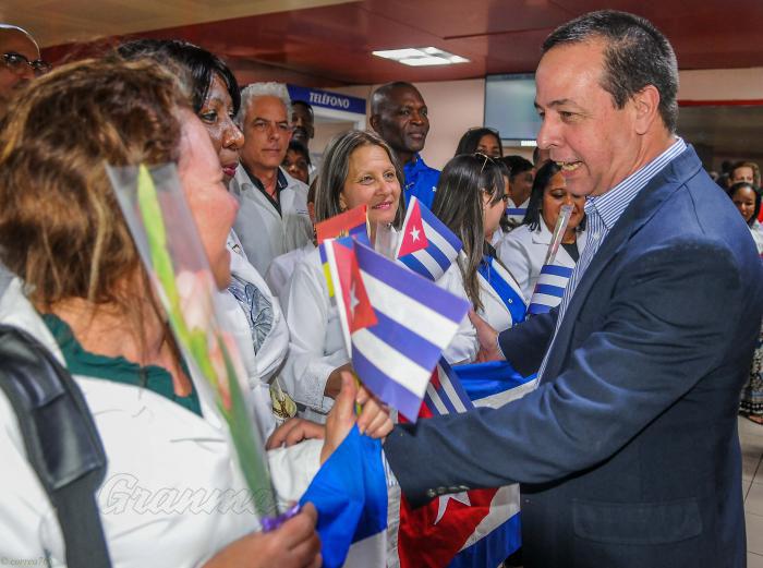 medicos cubanos